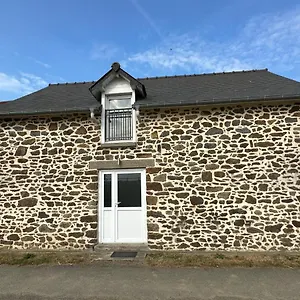 La Maison Du Chêne 1 Hébergement de vacances Miniac-Morvan